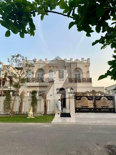 ڈی ایچ اے فیز 6 - بلاک ایچ فیز 6,ڈیفنس (ڈی ایچ اے),لاہور میں 5 کمروں کا 1 کنال مکان 10.5 کروڑ میں برائے فروخت۔