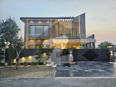 One Kanal House For Rent