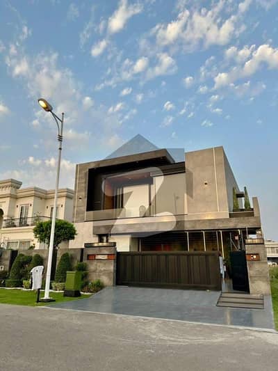 1 Kanal Top Quality Build Luxurious Beautiful Modern Design Villa With Basement For Sale in DHA Lahore Phase 6 Prime Location