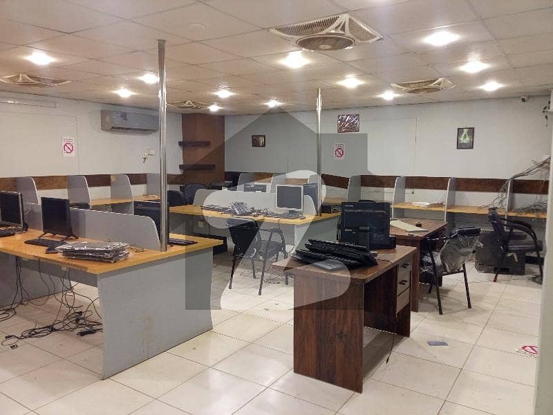 400, SQYARD SECOND FLOOR AVAILABLE FULL,FURNISH, OFFICE 400, SQYARD SECOND FLOOR AVAILABLE FULL,FURNISH, OFFICE