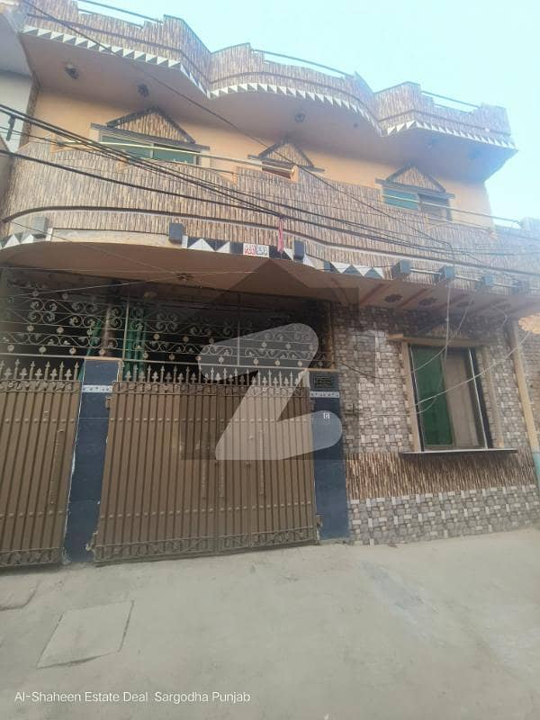 نیو سیٹلائٹ ٹاؤن سرگودھا میں 3 کمروں کا 5 مرلہ مکان 1.3 کروڑ میں برائے فروخت۔ نیو سیٹلائٹ ٹاؤن سرگودھا میں 3 کمروں کا 5 مرلہ مکان 1.3 کروڑ میں برائے فروخت۔