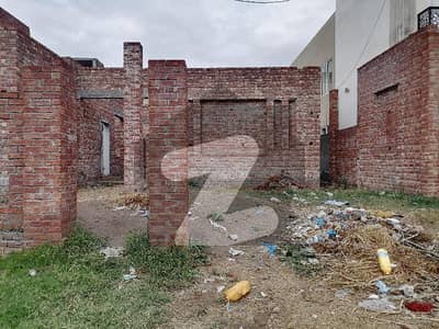 مرغزار آفیسرز کالونی لاہور میں 1 کنال رہائشی پلاٹ 3.5 کروڑ میں برائے فروخت۔