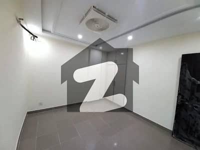 ASKARI ONE 10 MARLA APARTMENT FOR SALE WELL RENOVATED