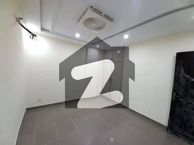 ASKARI ONE 10 MARLA APARTMENT FOR SALE WELL RENOVATED ASKARI ONE 10 MARLA APARTMENT FOR SALE WELL RENOVATED