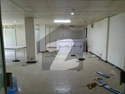 سوان گارڈن ۔ بلاک بی سوان گارڈن,اسلام آباد میں 1 کمرے کا 9 مرلہ دفتر 1.35 لاکھ میں کرایہ پر دستیاب ہے۔ سوان گارڈن ۔ بلاک بی سوان گارڈن,اسلام آباد میں 1 کمرے کا 9 مرلہ دفتر 1.35 لاکھ میں کرایہ پر دستیاب ہے۔