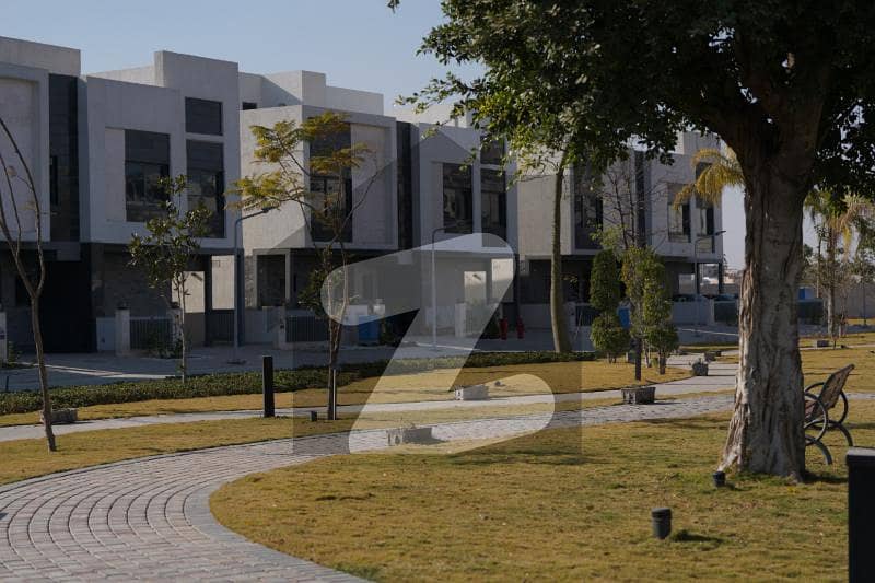 Eighteen House Sized 1 Kanal For sale Eighteen House Sized 1 Kanal For sale