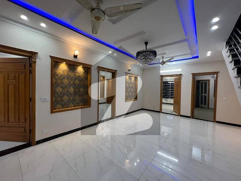 30x60 Brand New Ground Portion For Rent 30x60 Brand New Ground Portion For Rent