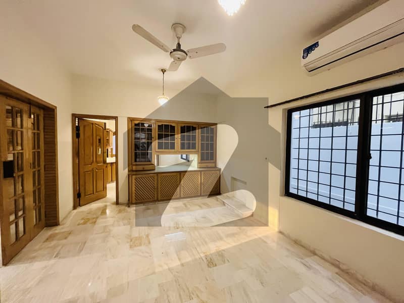 NEWLY RENOVATED FULL HOUSE WITH GARDEN IN SECTOR F6/2 NEWLY RENOVATED FULL HOUSE WITH GARDEN IN SECTOR F6/2