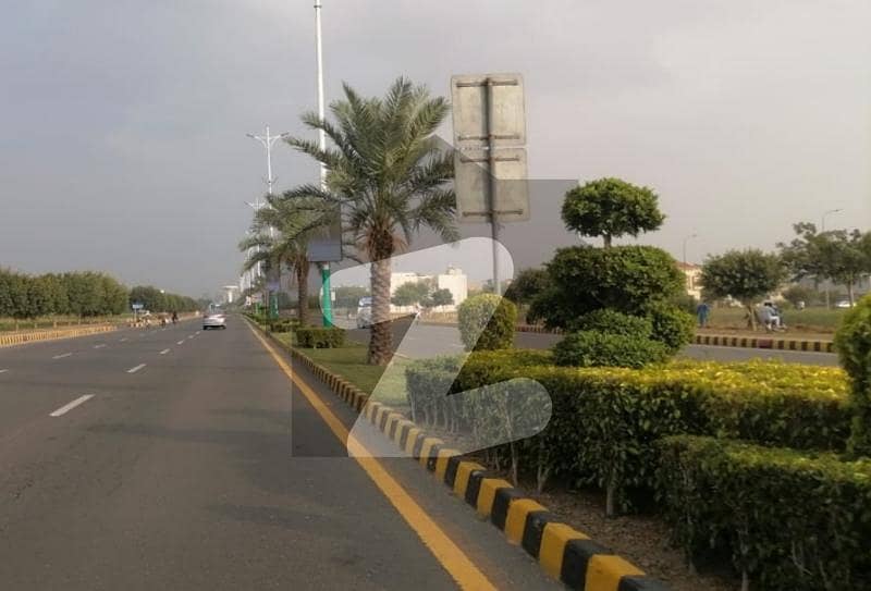 ڈی ایچ اے فیز 8 ڈیفنس (ڈی ایچ اے),لاہور میں 2 کنال رہائشی پلاٹ 13.5 کروڑ میں برائے فروخت۔ ڈی ایچ اے فیز 8 ڈیفنس (ڈی ایچ اے),لاہور میں 2 کنال رہائشی پلاٹ 13.5 کروڑ میں برائے فروخت۔