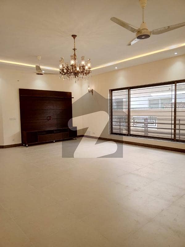 Upper Portion Available For Rent Upper Portion Available For Rent
