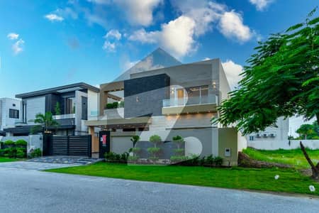 1 KANAL BRAND NEW EYE CATCHING BUNGALOW FOR SALE NEAR TO RAYA IN LOW PRICE 100 % Original Add