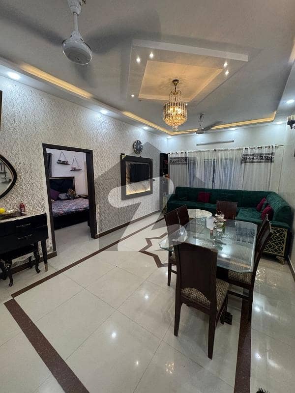 GROUND FLOOR FLAT GROUND FLOOR FLAT