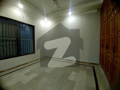 جی ۔ 13 اسلام آباد میں 3 کمروں کا 10 مرلہ بالائی پورشن 95.0 ہزار میں کرایہ پر دستیاب ہے۔