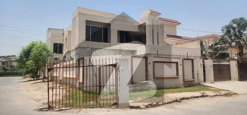 Upper Portion Available For rent In Model Town Upper Portion Available For rent In Model Town