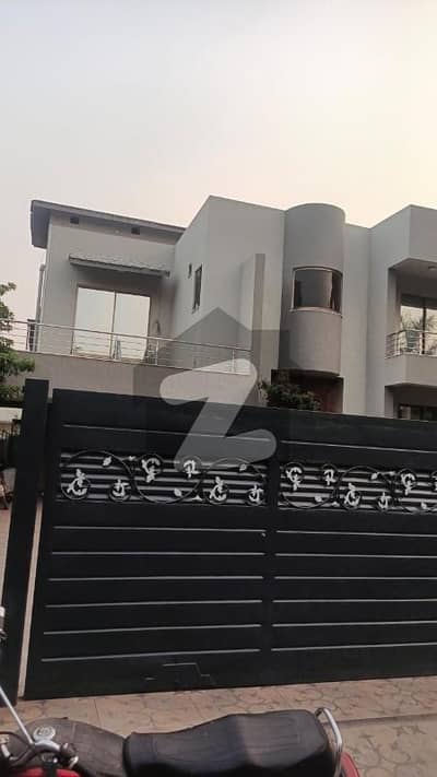 کینال ویو بلاک بی کینال ویو,لاہور میں 7 کمروں کا 2 کنال مکان 15.0 کروڑ میں برائے فروخت۔