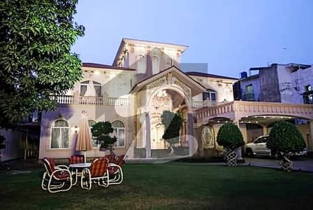 1 KANAL FURNISHED HOUSE WITH BASEMENT FOR SALE IN DHA PHASE 6 LAHORE