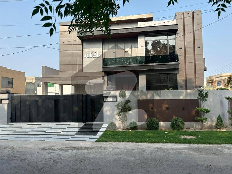 لیک سٹی میڈوز لاہور میں 5 کمروں کا 1 کنال مکان 7.5 کروڑ میں برائے فروخت۔ لیک سٹی میڈوز لاہور میں 5 کمروں کا 1 کنال مکان 7.5 کروڑ میں برائے فروخت۔