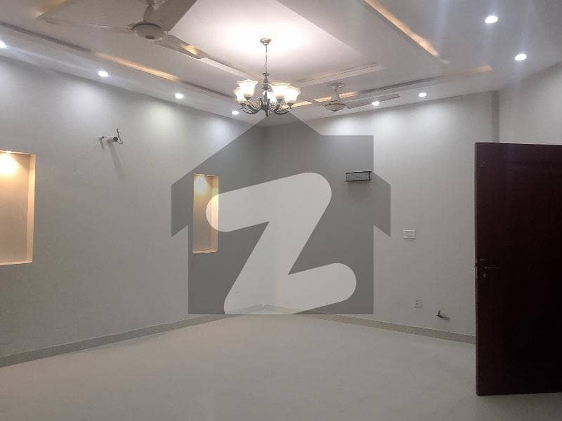 10 MARLA UPPER PORTION FOR RENT 10 MARLA UPPER PORTION FOR RENT