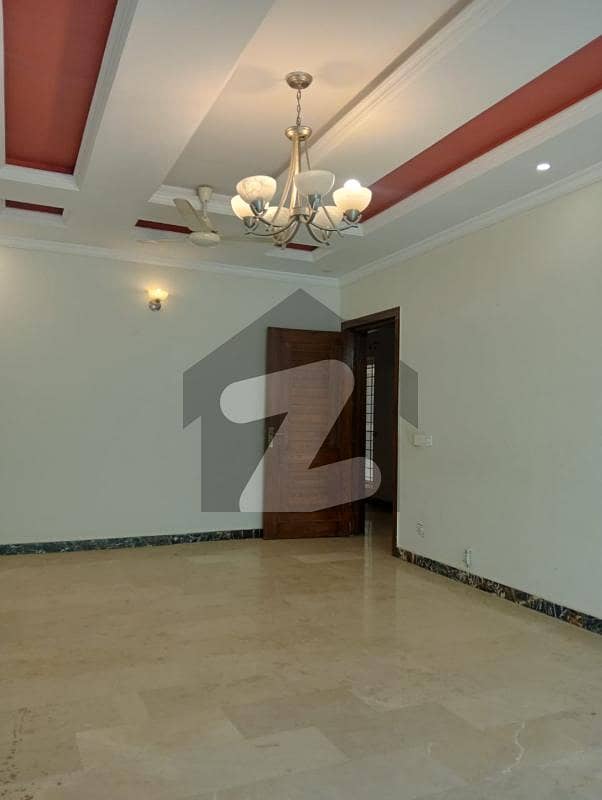 ای ۔ 11 اسلام آباد میں 3 کمروں کا 1 کنال زیریں پورشن 1.6 لاکھ میں کرایہ پر دستیاب ہے۔ ای ۔ 11 اسلام آباد میں 3 کمروں کا 1 کنال زیریں پورشن 1.6 لاکھ میں کرایہ پر دستیاب ہے۔