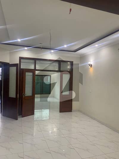 LOOKING FOR THE GOOD LOCATION 10 MARLA HOUSE AVAILABLE FOR RENT IN LDA AVENUE - BLOCK J