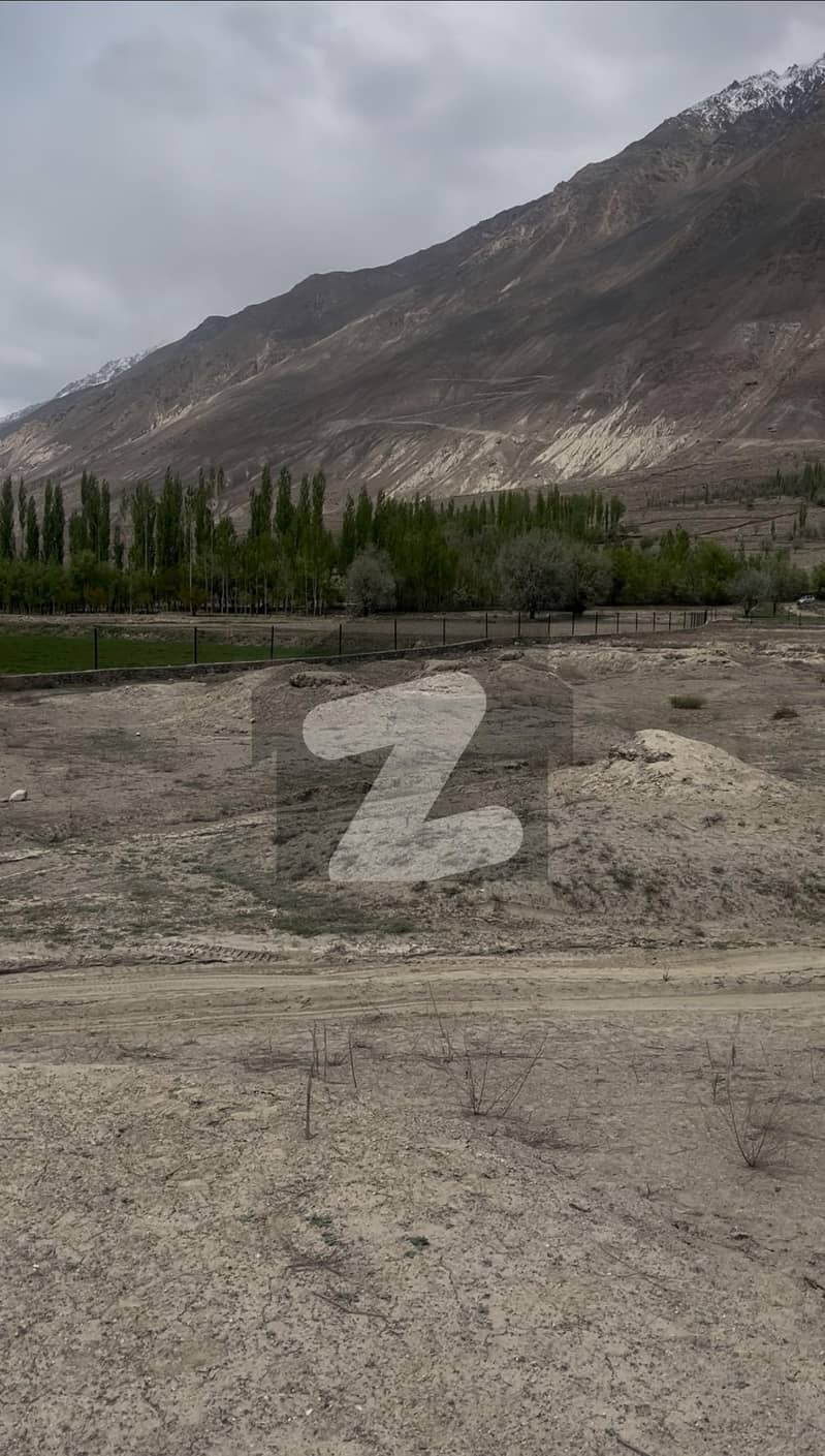 شگر بلتستان سکردو میں 45 کنال رہائشی پلاٹ 13.5 کروڑ میں برائے فروخت۔ شگر بلتستان سکردو میں 45 کنال رہائشی پلاٹ 13.5 کروڑ میں برائے فروخت۔