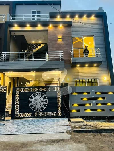 5 MARLA BRAND NEW MODERN AND ELEGANT HOUSE FOR SALE IN CLOSE TO TARIQ GARDEN