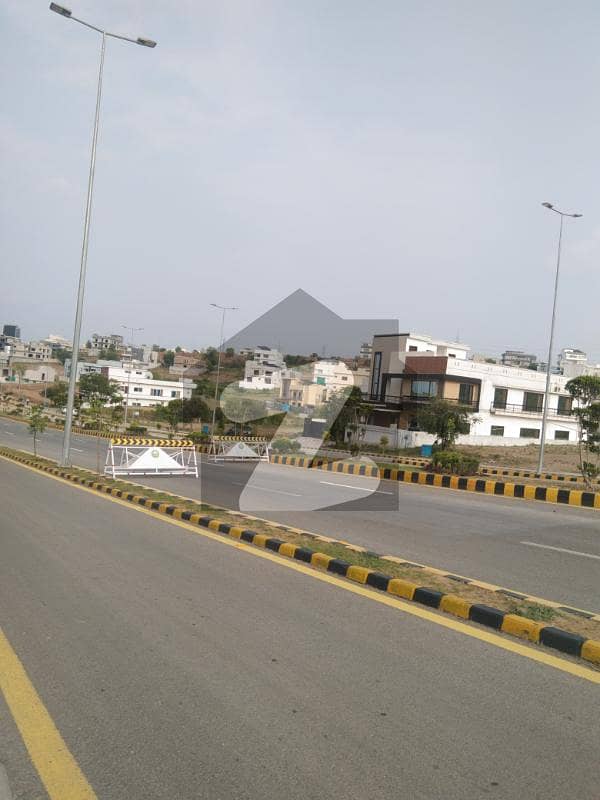 Corner One Kanal Level Good Location Plot Near Central Park Available For Sale