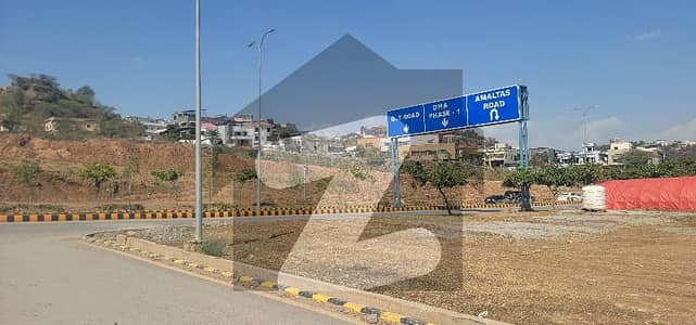 ڈی ایچ اے فیز 4 - سیکٹر بی ڈی ایچ اے ڈیفینس فیز 4,ڈی ایچ اے ڈیفینس,اسلام آباد میں 1 کنال رہائشی پلاٹ 2.95 کروڑ میں برائے فروخت۔