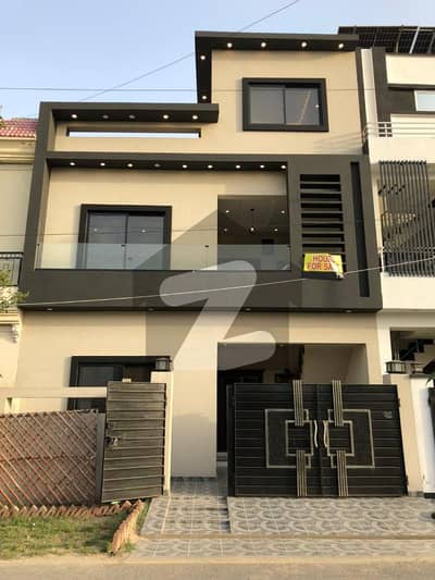 5 Marla Beautifully Designed House For Sale And Direct Meeting With Owner In Park View City Lahore.