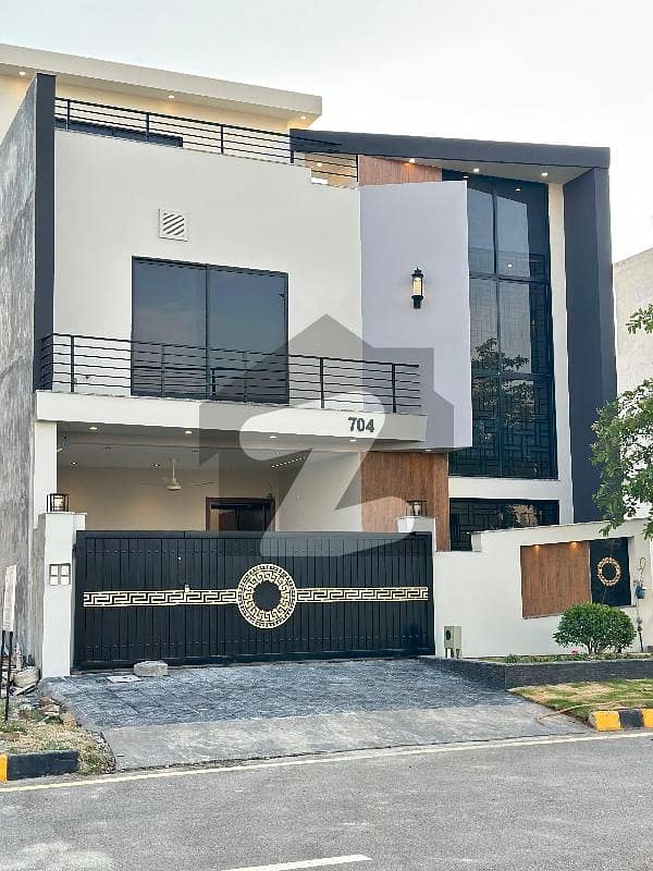 فیصل ٹاؤن - ایف ۔ 18 اسلام آباد میں 6 کمروں کا 8 مرلہ مکان 3.8 کروڑ میں برائے فروخت۔ فیصل ٹاؤن - ایف ۔ 18 اسلام آباد میں 6 کمروں کا 8 مرلہ مکان 3.8 کروڑ میں برائے فروخت۔