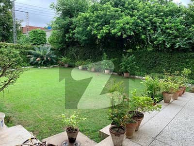 کیولری گراؤنڈ لاہور میں 5 کمروں کا 3 کنال مکان 26.0 کروڑ میں برائے فروخت۔