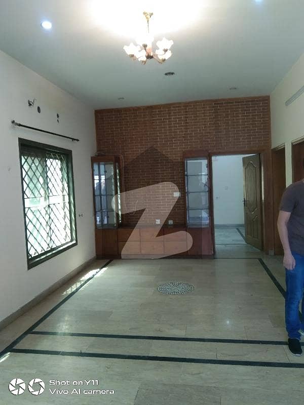 مصطفیٰ ٹاؤن لاہور میں 3 کمروں کا 12 مرلہ بالائی پورشن 55.0 ہزار میں کرایہ پر دستیاب ہے۔ مصطفیٰ ٹاؤن لاہور میں 3 کمروں کا 12 مرلہ بالائی پورشن 55.0 ہزار میں کرایہ پر دستیاب ہے۔