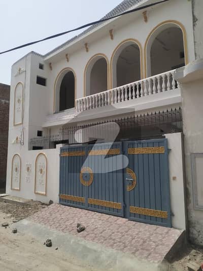 سیوارا چوک ملتان میں 4 کمروں کا 5 مرلہ مکان 1.25 کروڑ میں برائے فروخت۔