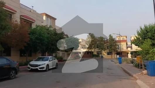 بحریہ انکلیو - سیکٹر سی 1 بحریہ انکلیو,بحریہ ٹاؤن,اسلام آباد میں 5 کمروں کا 10 مرلہ مکان 1.7 لاکھ میں کرایہ پر دستیاب ہے۔