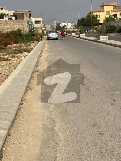 D Cutting Kh-E-Shujjaat 60 Ft Wide Road West Open DHA Phase 8 (Zone C)