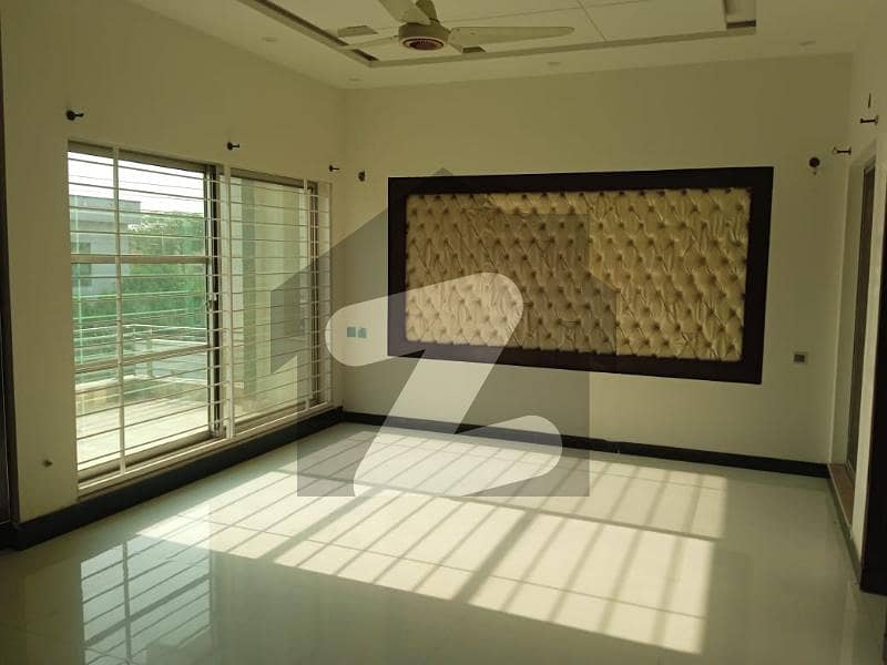 One Kanal House In NFC One Kanal House In NFC