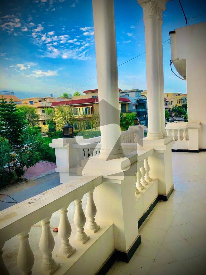 In G-13/3 10 Marla House For Rent In G-13/3 10 Marla House For Rent