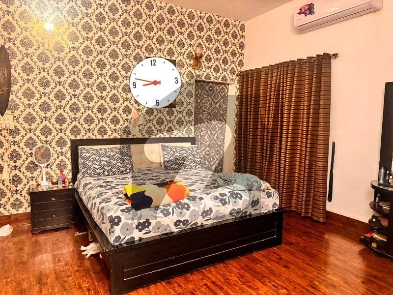 MAINTAINED CORNER WEST Open Double Story Bungalow On 450 sq yard At Vip Location of Block-6 in Gulshan-e-Iqbal MAINTAINED CORNER WEST Open Double Story Bungalow On 450 sq yard At Vip Location of Block-6 in Gulshan-e-Iqbal