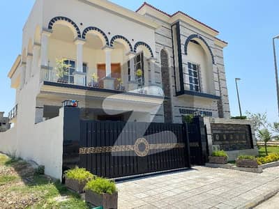 بحریہ ٹاؤن فیز 8 ۔ بلاک جی بحریہ ٹاؤن فیز 8,بحریہ ٹاؤن راولپنڈی,راولپنڈی میں 5 کمروں کا 14 مرلہ مکان 5.75 کروڑ میں برائے فروخت۔ بحریہ ٹاؤن فیز 8 ۔ بلاک جی بحریہ ٹاؤن فیز 8,بحریہ ٹاؤن راولپنڈی,راولپنڈی میں 5 کمروں کا 14 مرلہ مکان 5.75 کروڑ میں برائے فروخت۔