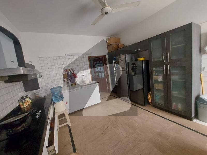 500 YARDS REAR BUNGALOW AVAILABLE FOR SALE 500 YARDS REAR BUNGALOW AVAILABLE FOR SALE