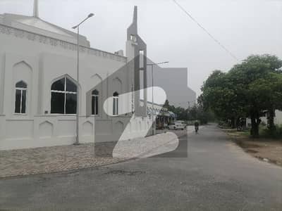 واپڈا سٹی ۔ بلاک ایچ واپڈا سٹی,فیصل آباد میں 1 کنال رہائشی پلاٹ 2.55 کروڑ میں برائے فروخت۔