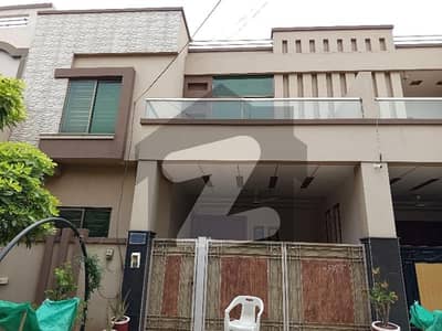 ایڈن ویلی - بلاک ڈی ایڈن ویلی,فیصل آباد میں 5 مرلہ مکان 2.5 کروڑ میں برائے فروخت۔