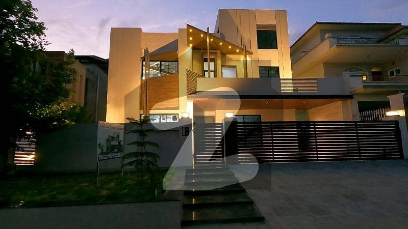 Owner Built 1 Kanal House For sale In G-13 G-13 Owner Built 1 Kanal House For sale In G-13 G-13