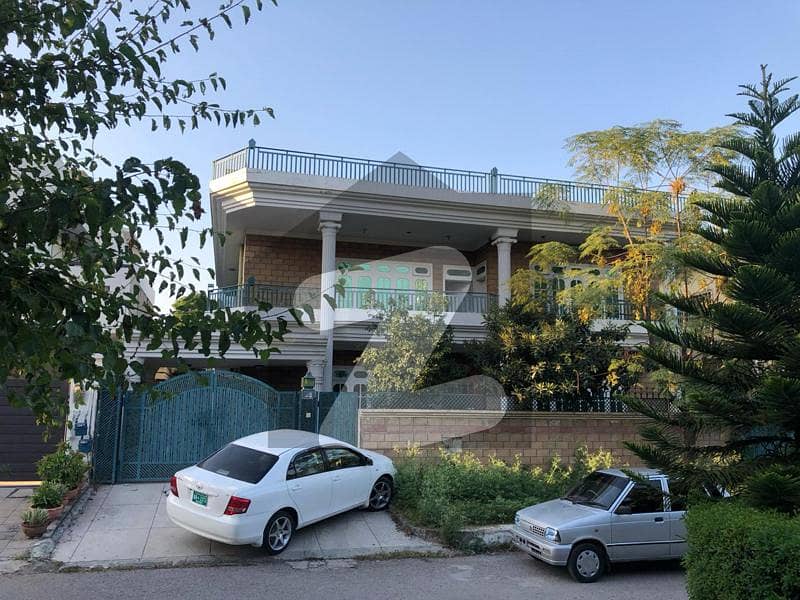 ایف ۔ 7 اسلام آباد میں 6 کمروں کا 1 کنال مکان 34.0 کروڑ میں برائے فروخت۔ ایف ۔ 7 اسلام آباد میں 6 کمروں کا 1 کنال مکان 34.0 کروڑ میں برائے فروخت۔