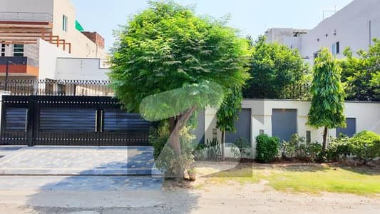 فارمانئیٹس ہاؤسنگ سکیم لاہور میں 3 کمروں کا 1 کنال مکان 3.9 کروڑ میں برائے فروخت۔