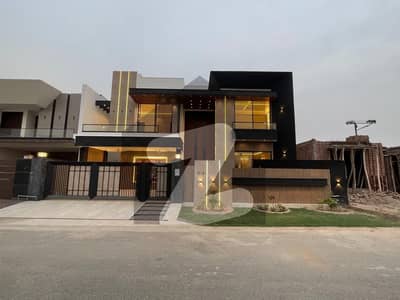 1 Kanal Modern House Is Available For Sale