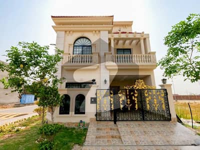 ڈریمز گارڈنز فیز 2 ڈریم گارڈنز,ڈیفینس روڈ,لاہور میں 4 کمروں کا 5 مرلہ مکان 2.6 کروڑ میں برائے فروخت۔