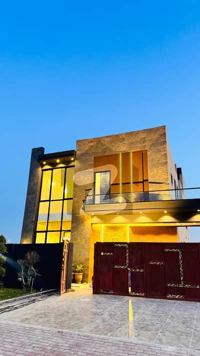 11 Marla Designer House For Sale