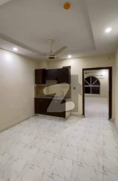 بحریہ ٹاؤن فیز 8 بحریہ ٹاؤن راولپنڈی,راولپنڈی میں 1 کمرے کا 2 مرلہ فلیٹ 22.0 ہزار میں کرایہ پر دستیاب ہے۔