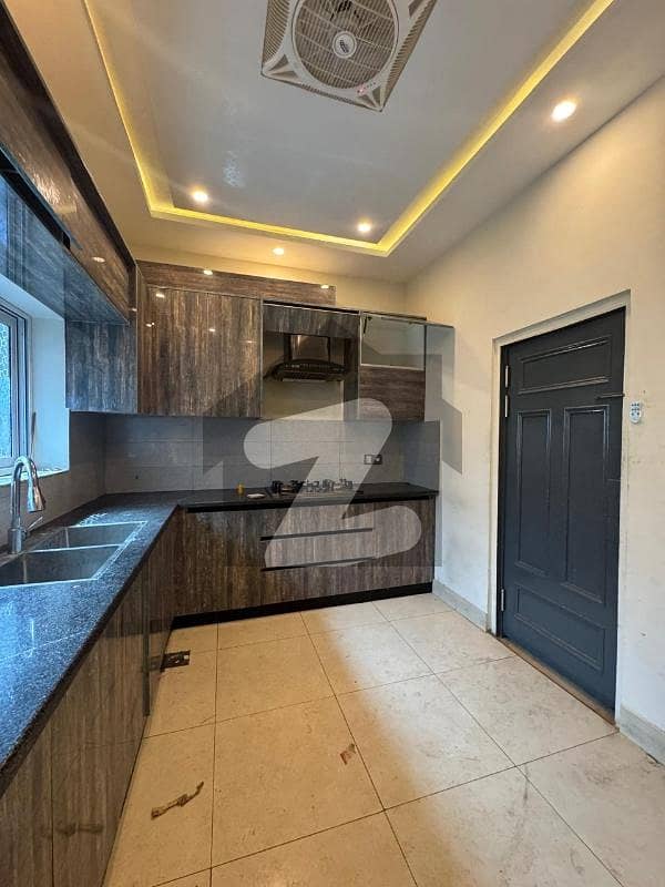 Beautiful Location F10 Full House Available For Rent Beautiful Location F10 Full House Available For Rent